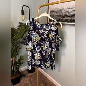 Floral flowy top with shoulder cut-out